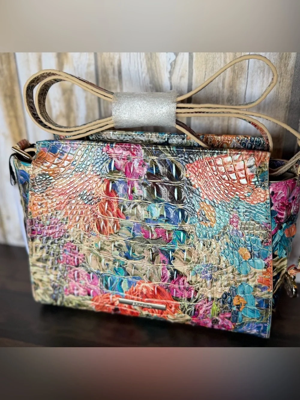 HARD TO FIND !!!! BRAHMIN HILLARY LASSO FLORAL PRINT LEATHER CROSSBODY NWT